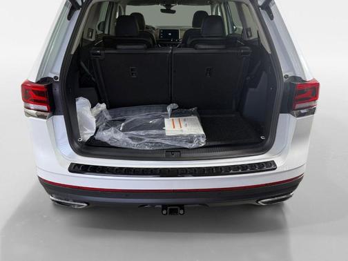Opal White Pearl 2026 Volkswagen Atlas 2.0T SE W/TECHNOLOGY