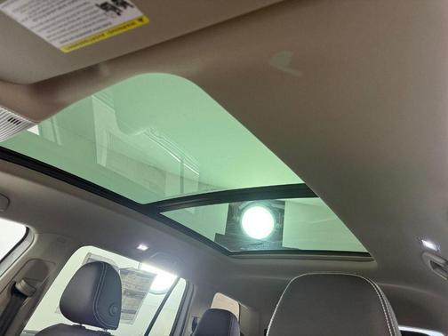Opal White Pearl 2026 Volkswagen Atlas 2.0T SE W/TECHNOLOGY