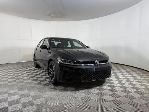 Deep Black Pearl Effect 2026 Volkswagen Jetta 1.5T Sport