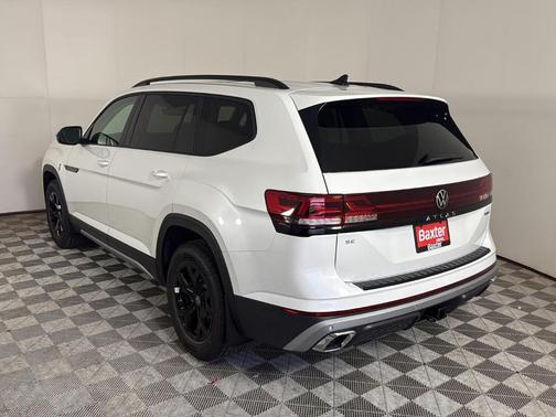 Opal White Pearl 2026 Volkswagen Atlas 2.0T Peak Edition