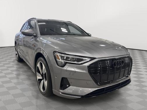 2023 Audi e-tron Premium Plus