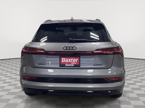 2023 Audi e-tron Premium Plus