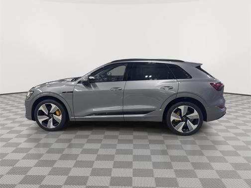 2023 Audi e-tron Premium Plus