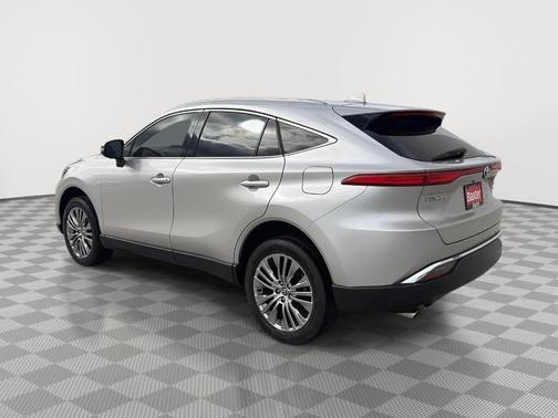 Titanium Glow 2022 Toyota Venza XLE