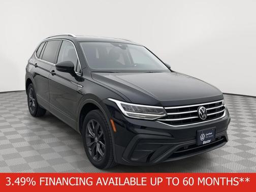 Deep Black Pearl Effect 2022 Volkswagen Tiguan 2.0T SE