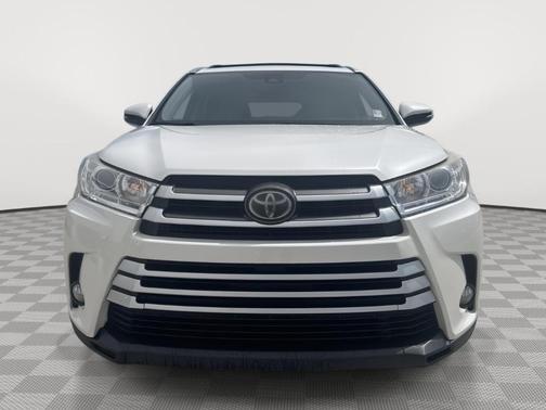 Blizzard Pearl 2017 Toyota Highlander XLE