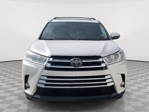 Blizzard Pearl 2017 Toyota Highlander XLE