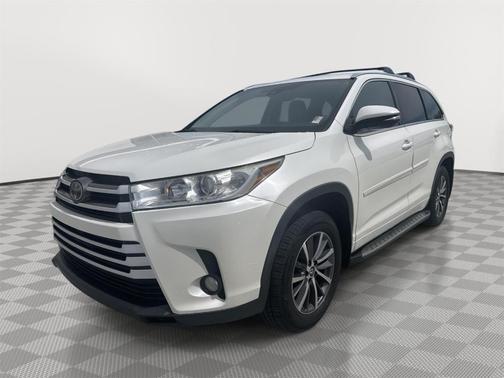 Blizzard Pearl 2017 Toyota Highlander XLE