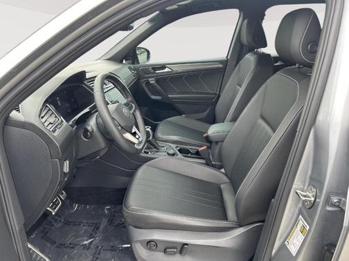 Pyrite Silver Metallic 2023 Volkswagen Tiguan 2.0T SE R-Line Black