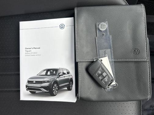 Pyrite Silver Metallic 2023 Volkswagen Tiguan 2.0T SE R-Line Black