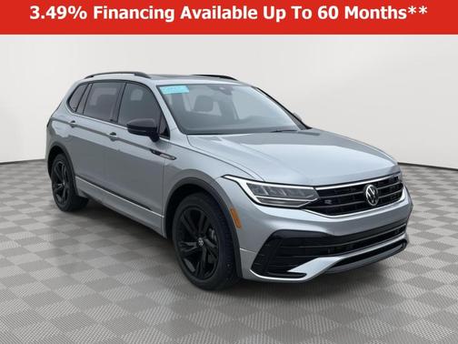 Pyrite Silver Metallic 2023 Volkswagen Tiguan 2.0T SE R-Line Black