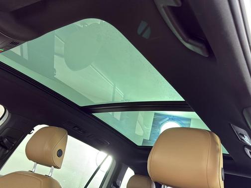 Pure White 2022 Volkswagen Tiguan 2.0T SE