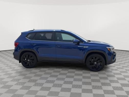 Blue Dusk 2024 Volkswagen Taos 1.5T SE