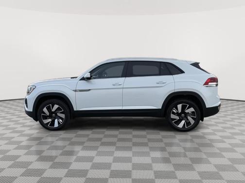 Opal White Pearl 2026 Volkswagen Atlas Cross Sport 2.0T SE w/Technology