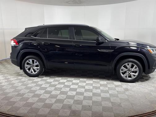 Deep Black Pearl Effect 2020 Volkswagen Atlas Cross Sport 2.0T S
