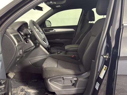 Deep Black Pearl Effect 2020 Volkswagen Atlas Cross Sport 2.0T S