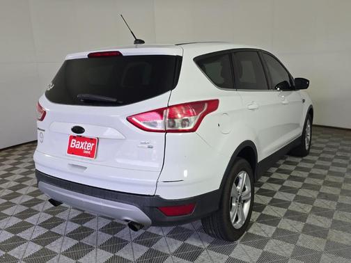 Oxford White 2015 Ford Escape SE