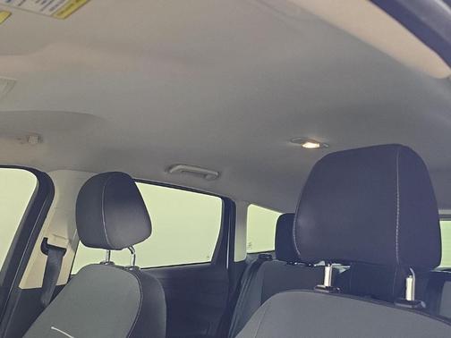 Oxford White 2015 Ford Escape SE