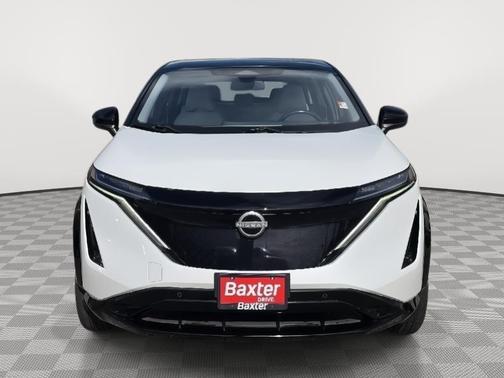 2 Tone White / Black Roof 2023 Nissan ARIYA ENGAGE