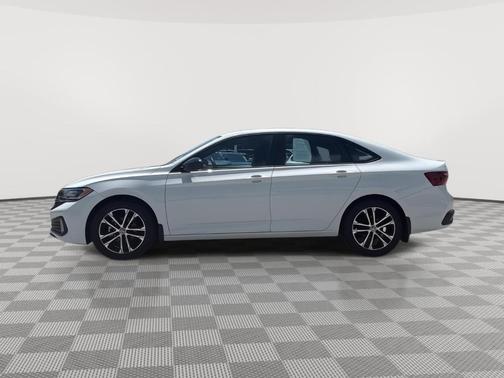Pure White 2022 Volkswagen Jetta 1.5T Sport