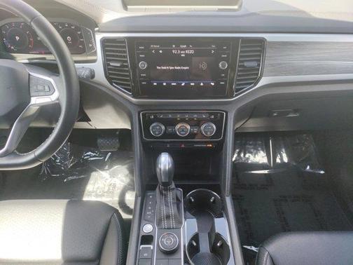 2023 Volkswagen Atlas Cross Sport 2.0T SE w/Technology