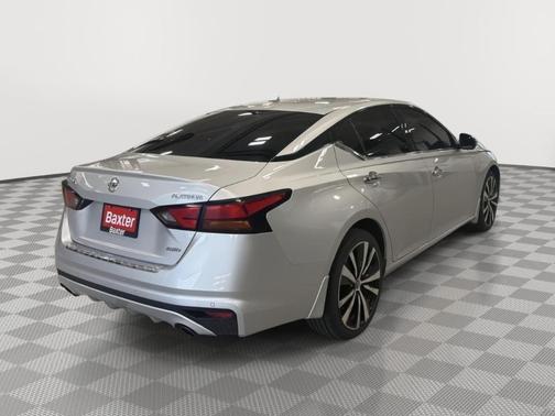 Brilliant Silver Metallic 2020 Nissan Altima 2.5 Platinum