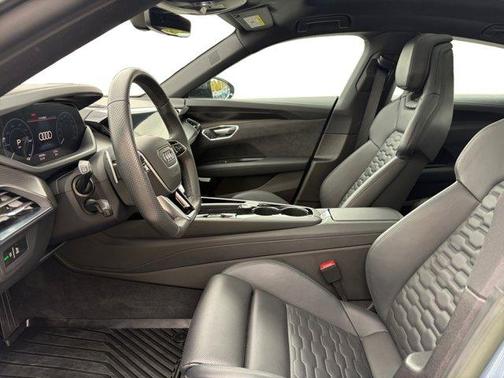 2023 Audi e-tron GT Premium Plus