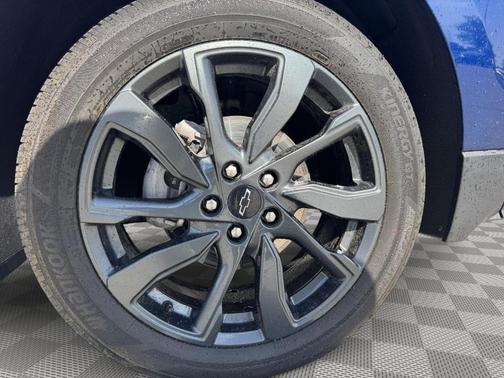 Blue Glow Metallic 2023 Chevrolet Equinox RS