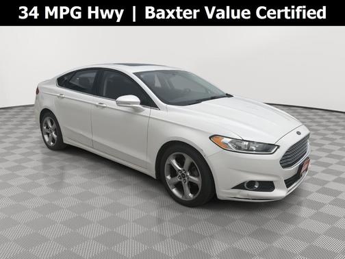 White 2015 Ford Fusion SE
