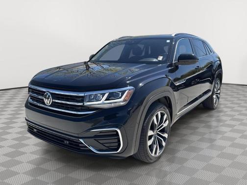 Deep Black Pearl Effect 2021 Volkswagen Atlas Cross Sport 3.6L V6 SEL R-Line