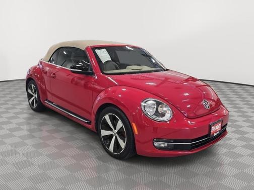 2013 Volkswagen Beetle 2.0T w/Sound/Nav