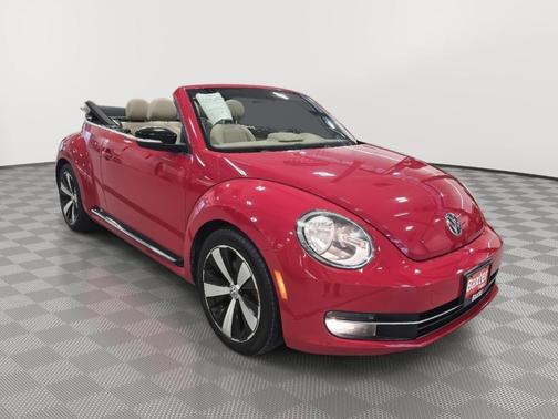 2013 Volkswagen Beetle 2.0T w/Sound/Nav