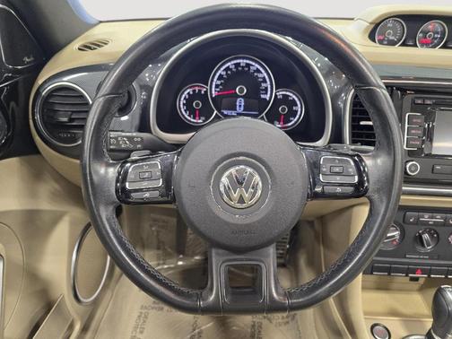 2013 Volkswagen Beetle 2.0T w/Sound/Nav