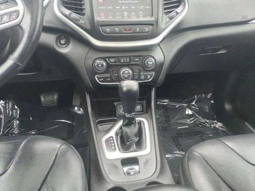 2017 Jeep Cherokee Overland