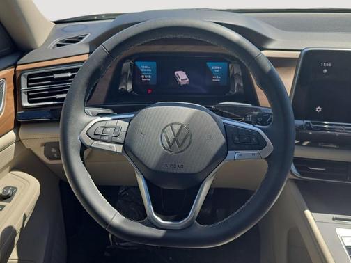 Silver Bird Metallic 2024 Volkswagen Atlas 2.0T SE