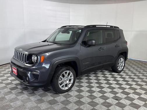 Graphite Gray 2022 Jeep Renegade Latitude