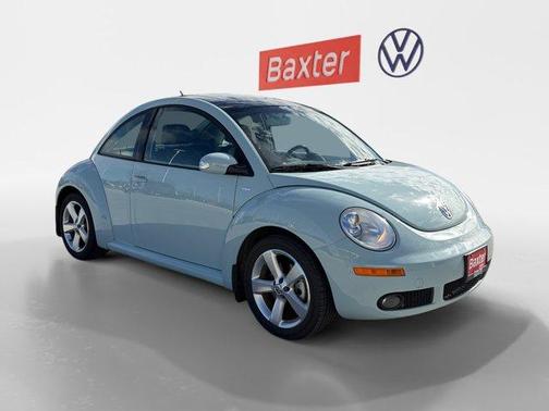 2010 Volkswagen New Beetle 