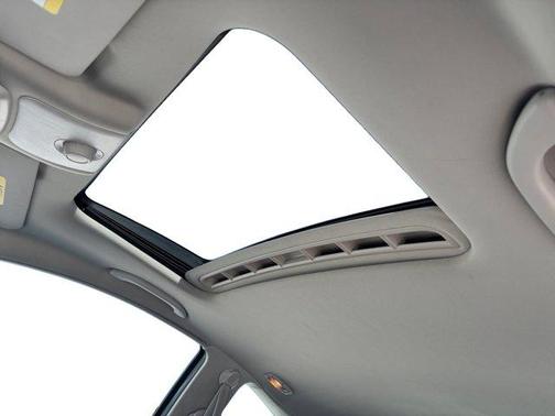 2010 Volkswagen New Beetle 