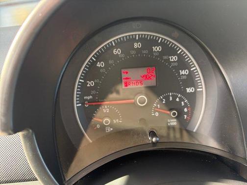 2010 Volkswagen New Beetle 