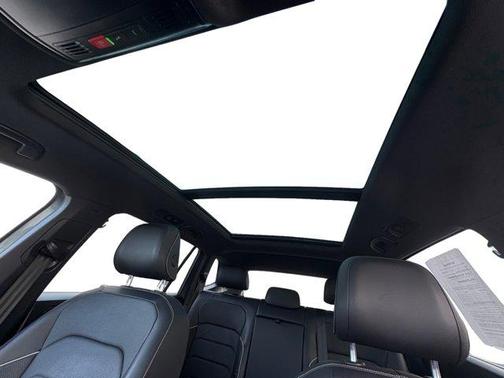 2022 Volkswagen Tiguan 2.0T SEL R-Line