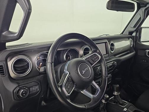 Granite Crystal Clearcoat Metallic 2021 Jeep Gladiator Overland