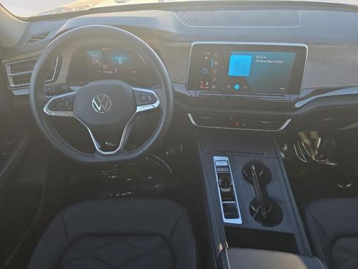 2025 Volkswagen Atlas 2.0T SE