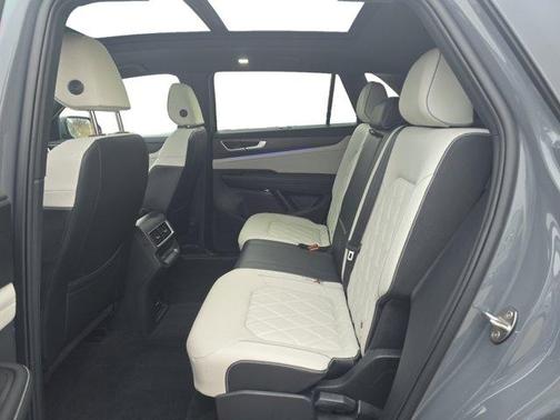 2024 Volkswagen Atlas Cross Sport 2.0T SEL Premium R-Line