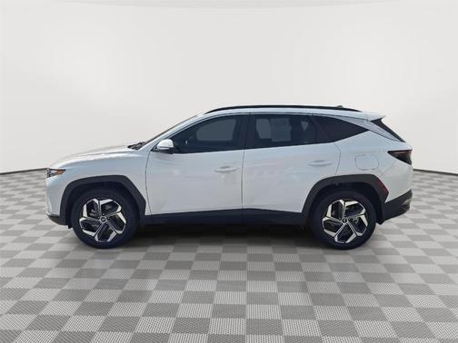 White 2023 Hyundai TUCSON SEL