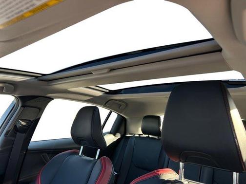 2025 Toyota Prius Plug-In Hybrid XSE