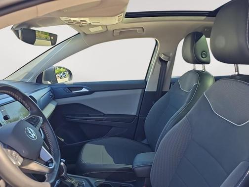Platinum Gray Metallic 2023 Volkswagen Taos 1.5T SE