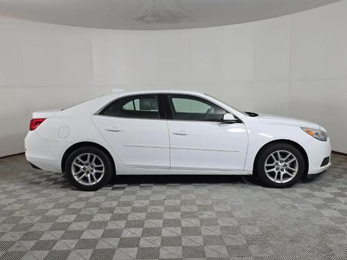 Summit White 2016 Chevrolet Malibu Limited LT