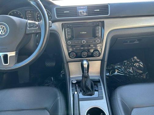 2015 Volkswagen Passat 1.8T Auto SE