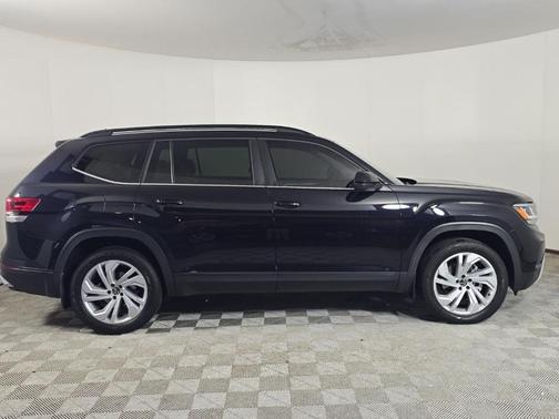 Deep Black Pearl Effect 2022 Volkswagen Atlas 2.0T SE