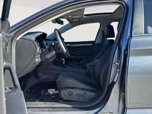 Platinum Gray Metallic 2024 Volkswagen Jetta 1.5T SEL